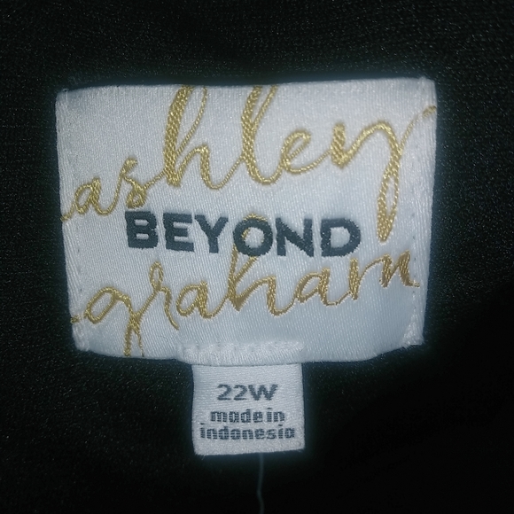 Ashley Graham Beyond 22W Basic Black V-Neck Slit Sleeve Dress New Funeral - Picture 15 of 15